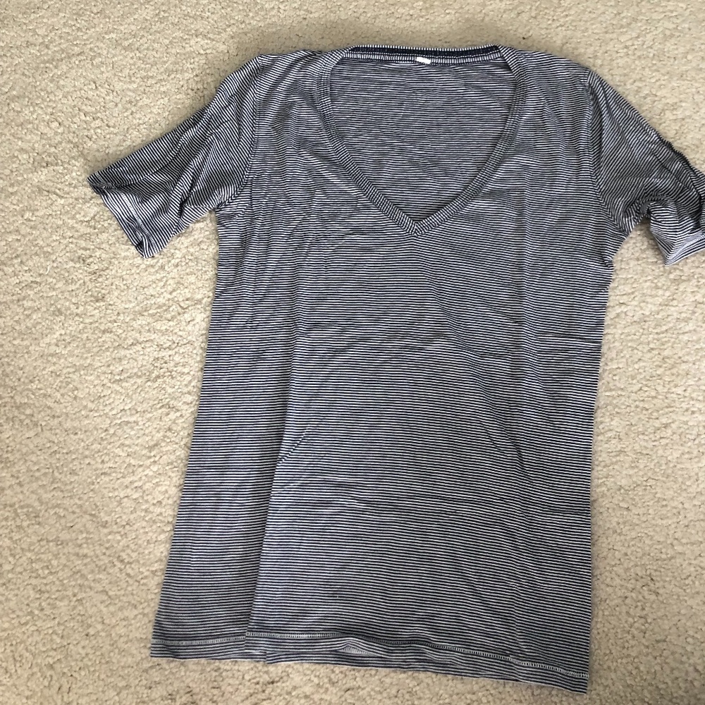 Lululemon Short Sleeve Shirt- Size 4
